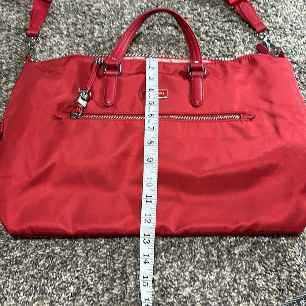 Samsonite Red suitcase. - Picture 8 of 8